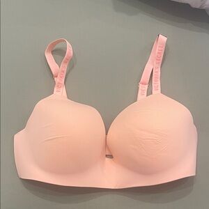 Victoria's Secret t-shirt lightly lined wireless bra